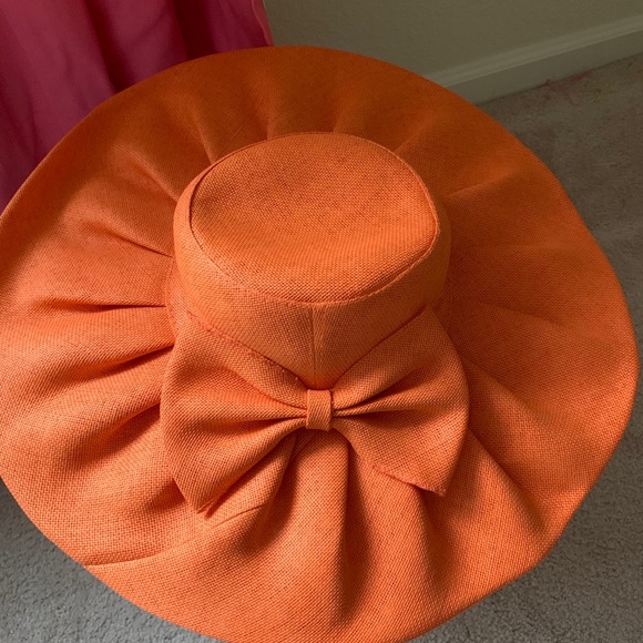 Accessories - 🆕❤️Huge Orange Hat